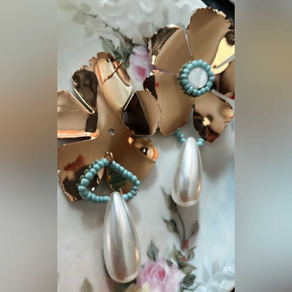 Flower  statement earrings A74 - Picture 3 of 5